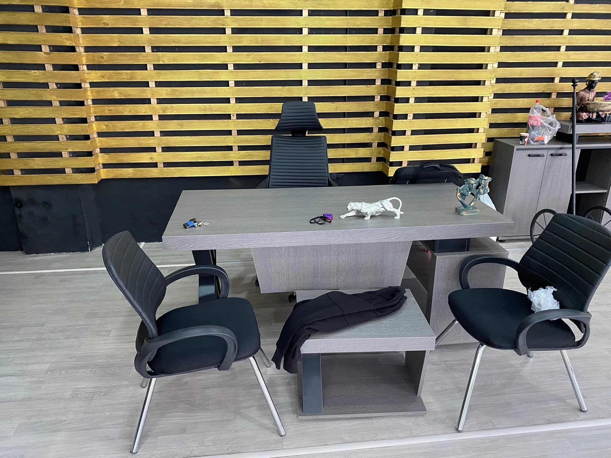 Teslim edilip kurulumu yapılan ofis mobilyaları