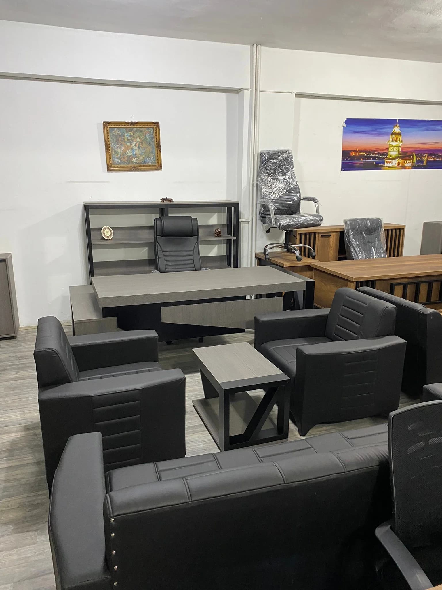 Teslim edilip kurulumu yapılan ofis mobilyaları