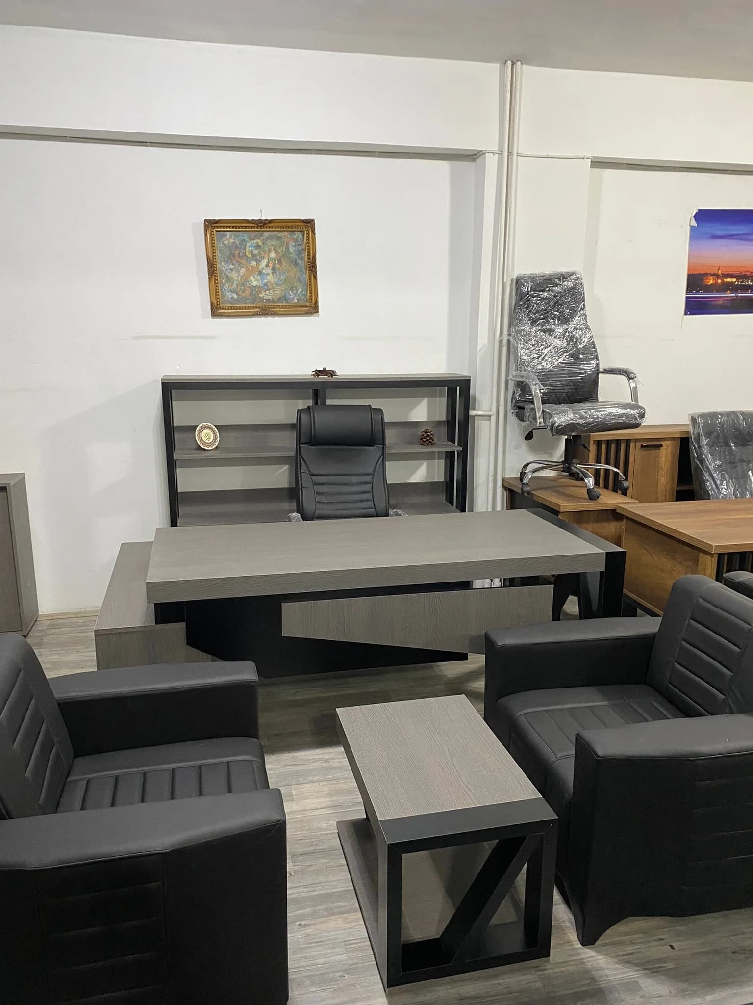 Teslim edilip kurulumu yapılan ofis mobilyaları