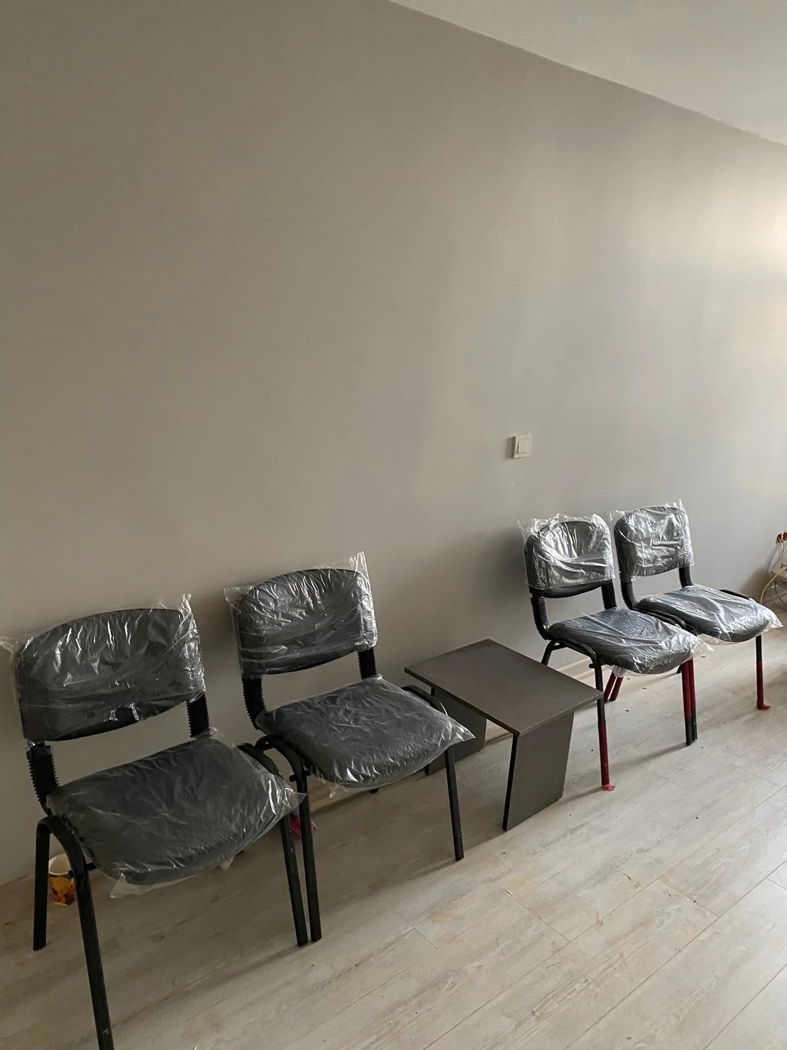 Teslim edilip kurulumu yapılan ofis mobilyaları