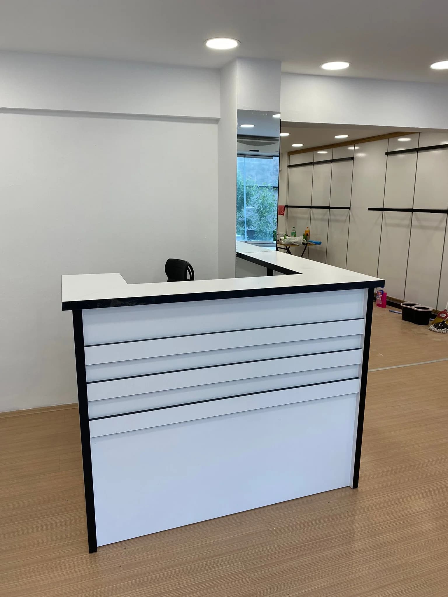 Teslim edilip kurulumu yapılan ofis mobilyaları