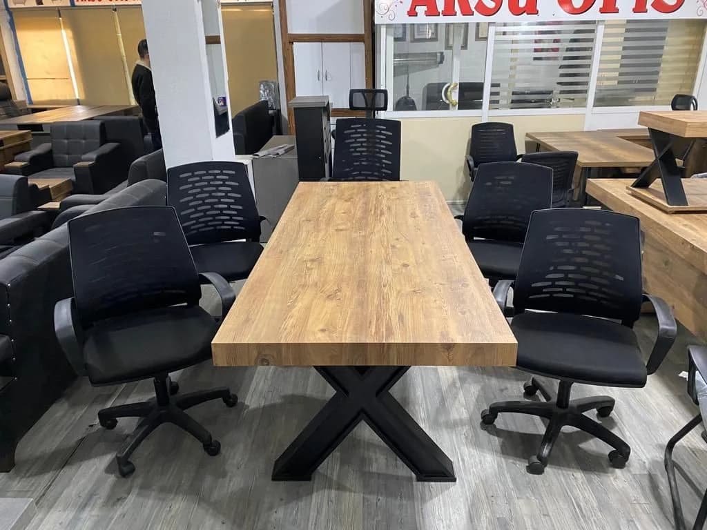 X Toplantı Masası
